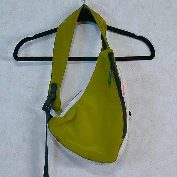 NWT Free People Movement Cold Shoulder Margareta Crossbody Light WeightSling Bag - Picture 3 of 7